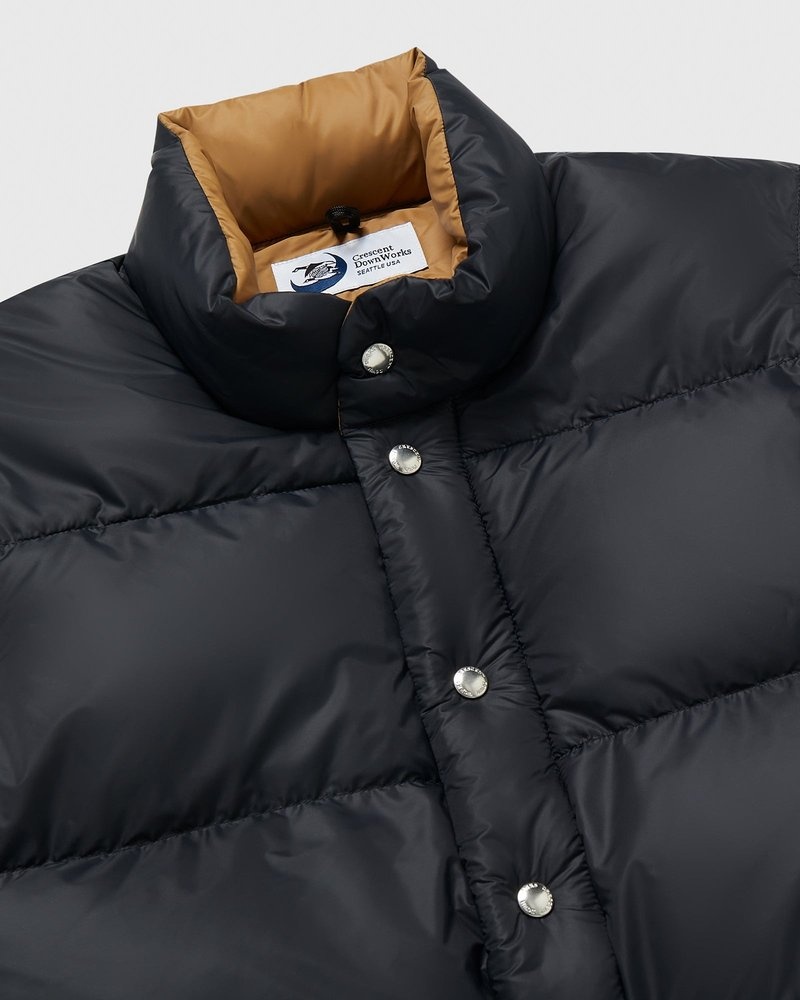 ovo crescent daunenweste aus italien schwarz – die exklusive kollektion von outerwear october.