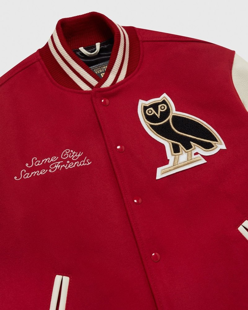 outdoor-bekleidung die ovo collegiate jacke von octobers very own in rotcreme